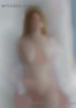 what does the average housewife look like naked